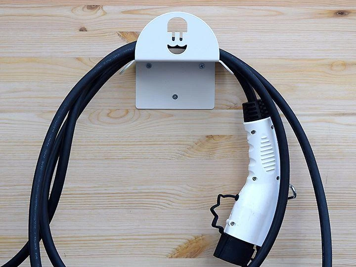 Wallbox HLD-W laikiklis su pakabintu laidu