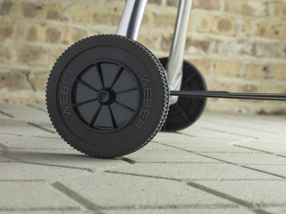 Weber Charcoal Grilis Compact Virdulys 47 cm juodas Juodas (1221004)