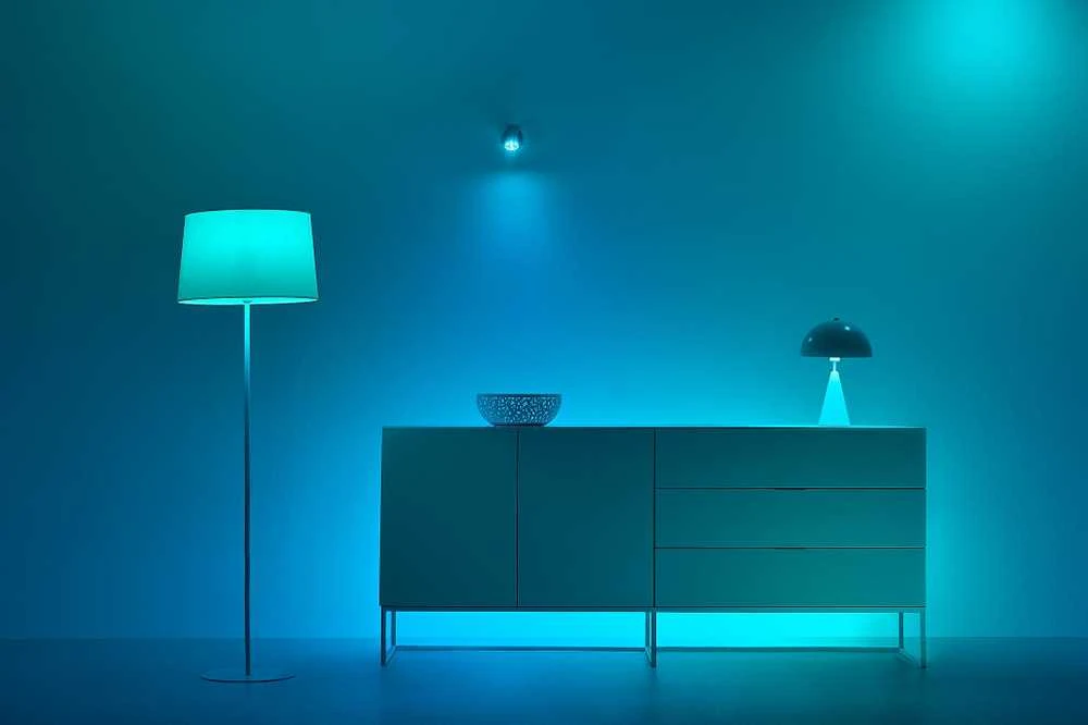 WiZ lempučių rinkinys - 8,8 W, 2200–6500 K (RGB), A60, E27, 3 vnt.