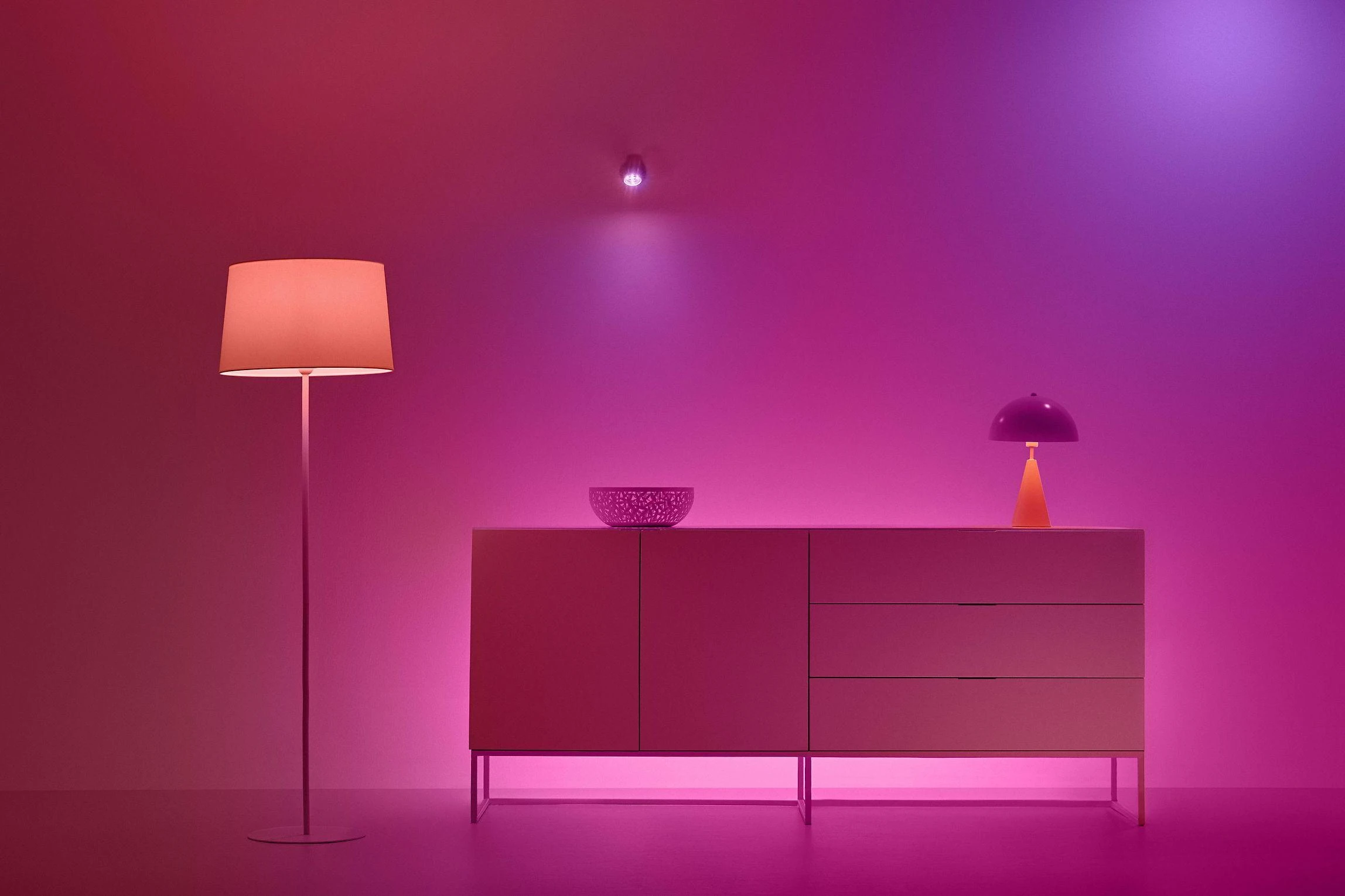 WiZ,Luster E27,4,9W,2200-6500 (RGB),P45,E27,1vnt šviesos šaltinis