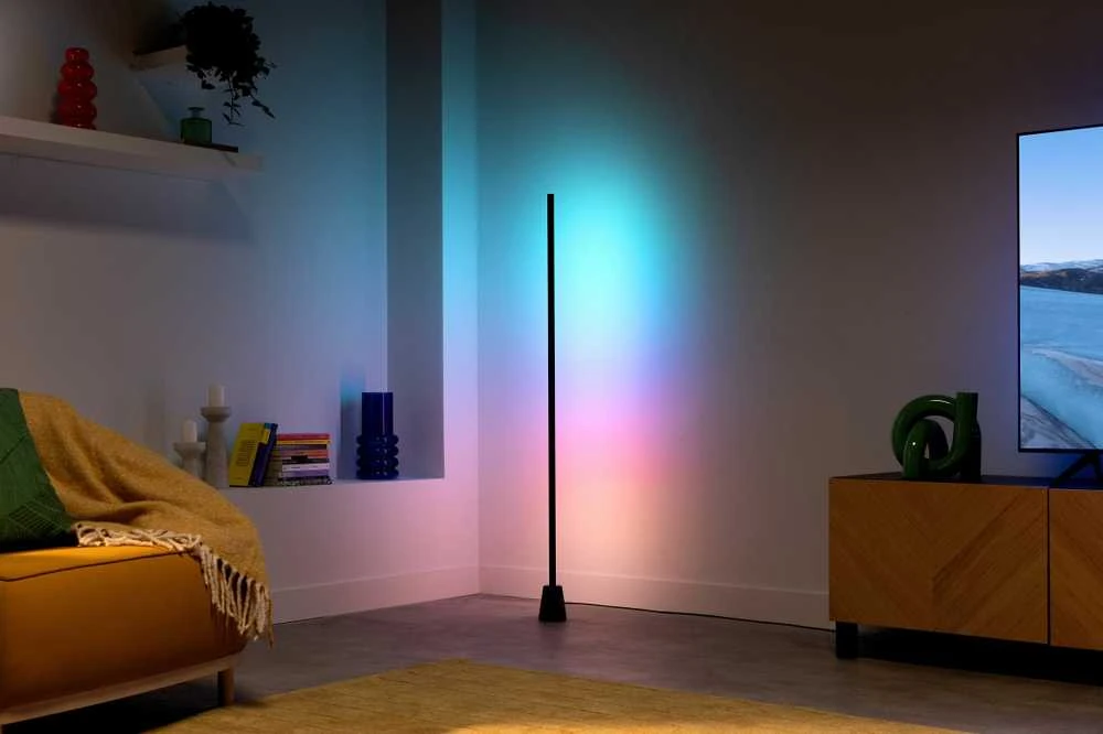 Wiz Gradientinis toršeras RGB „Bluetooth“ Matter juodas - Vieda lampa 929004732801 (8719514865273)