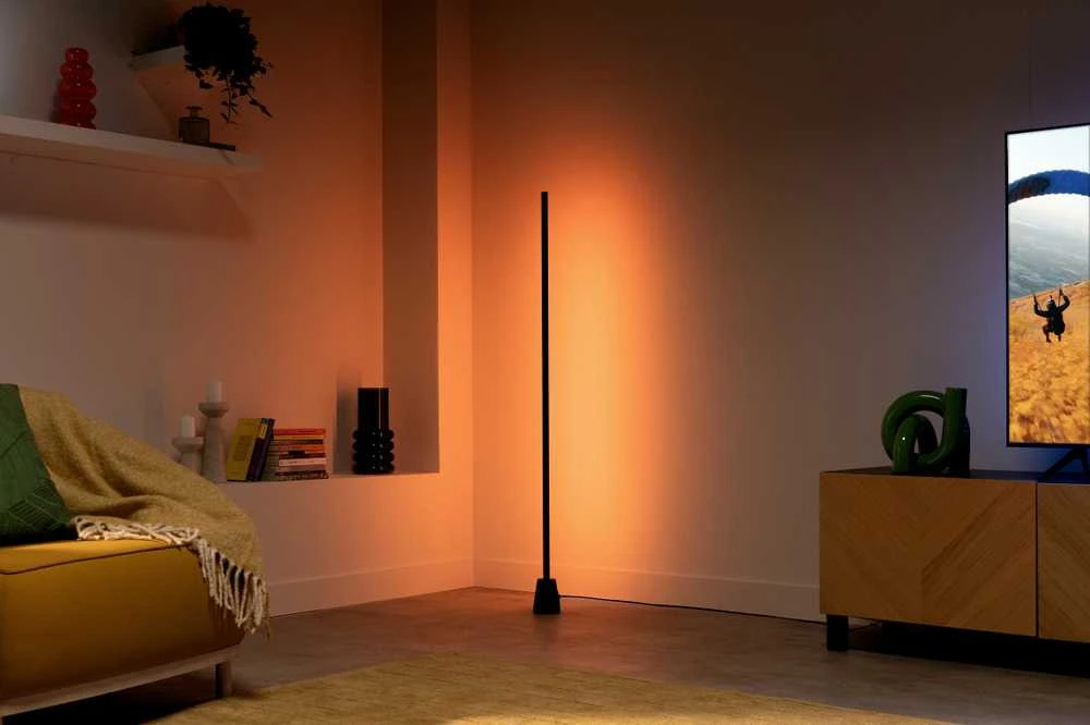 Wiz Gradientinis toršeras RGB „Bluetooth“ Matter juodas - Vieda lampa 929004732801 (8719514865273)