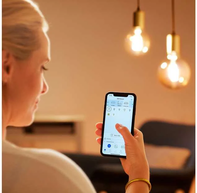 Signify WiZ - C35 Amber Candle E14 Tunable Filament - Smart Home
