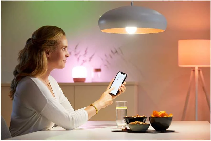 WiZ išmanioji lempa, E27, RGBW - visų spalvų ir atspalvių baltos šviesos, Wi-Fi, 806 lm