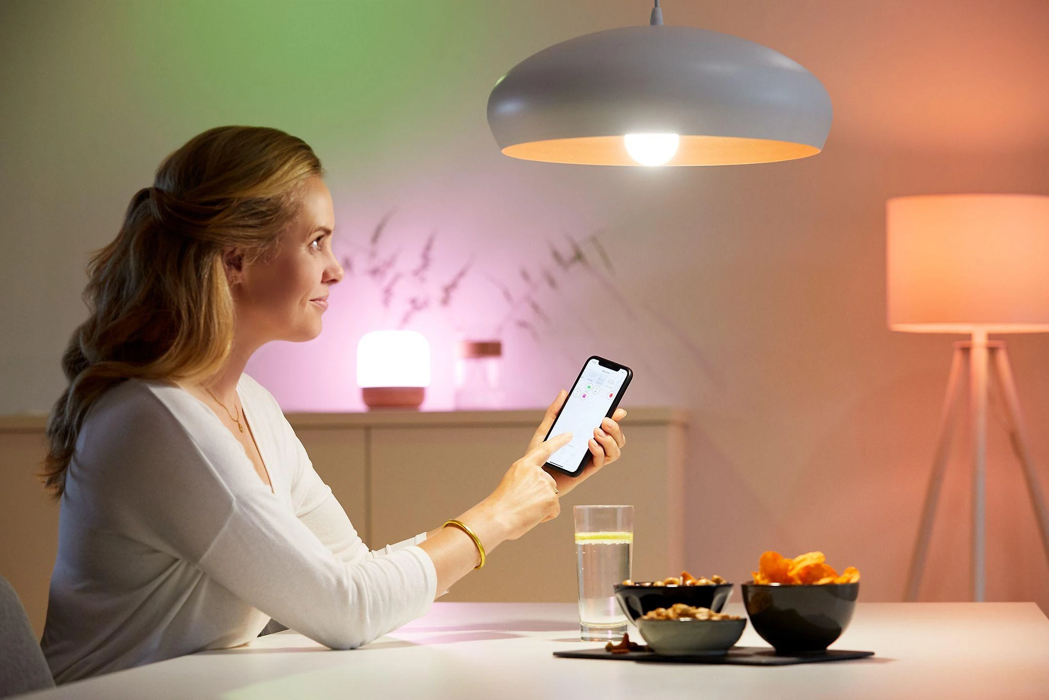 WiZ išmanioji lempa, E27, RGBW - visų spalvų ir atspalvių baltos šviesos, Wi-Fi, 806 lm
