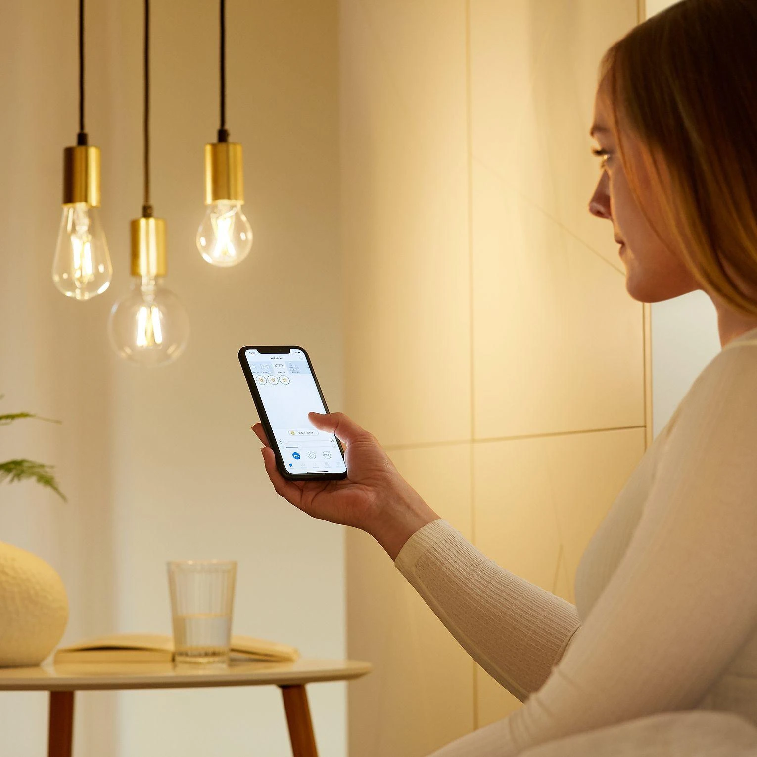 WiZ išmanioji lempa, E27, skaidrus stiklas, derinami balti - balti šviesos atspalviai, Wi-Fi, 2700-6500 K, 806 lm