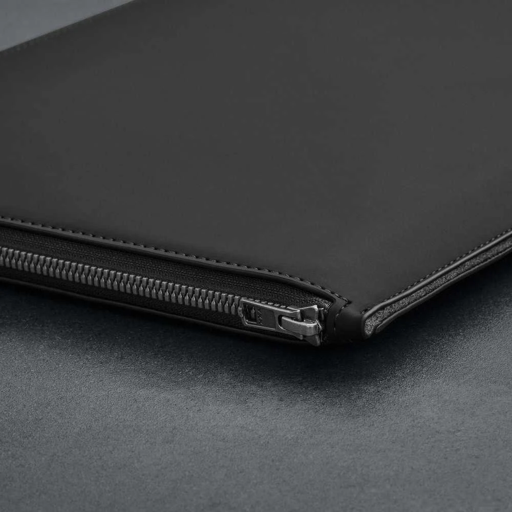 Woolnut Coated Folio -suojatasku 16 MacBook Pro, musta