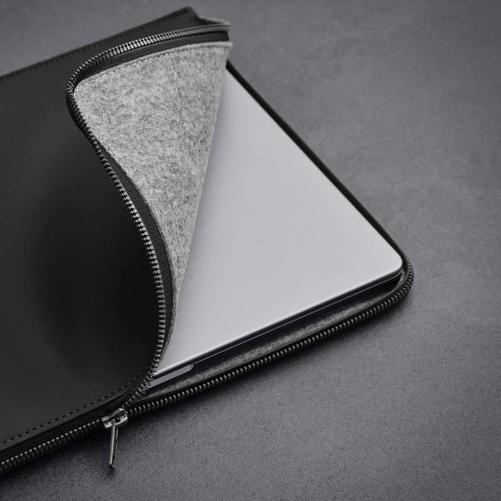 Woolnut Coated Folio -suojatasku 16 MacBook Pro, musta
