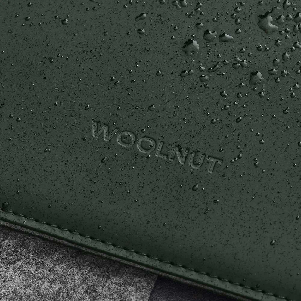 Woolnut Vilnos riešuto dengtas įmautės dėklas, skirtas 16 colių „MacBook Pro“, žalias
