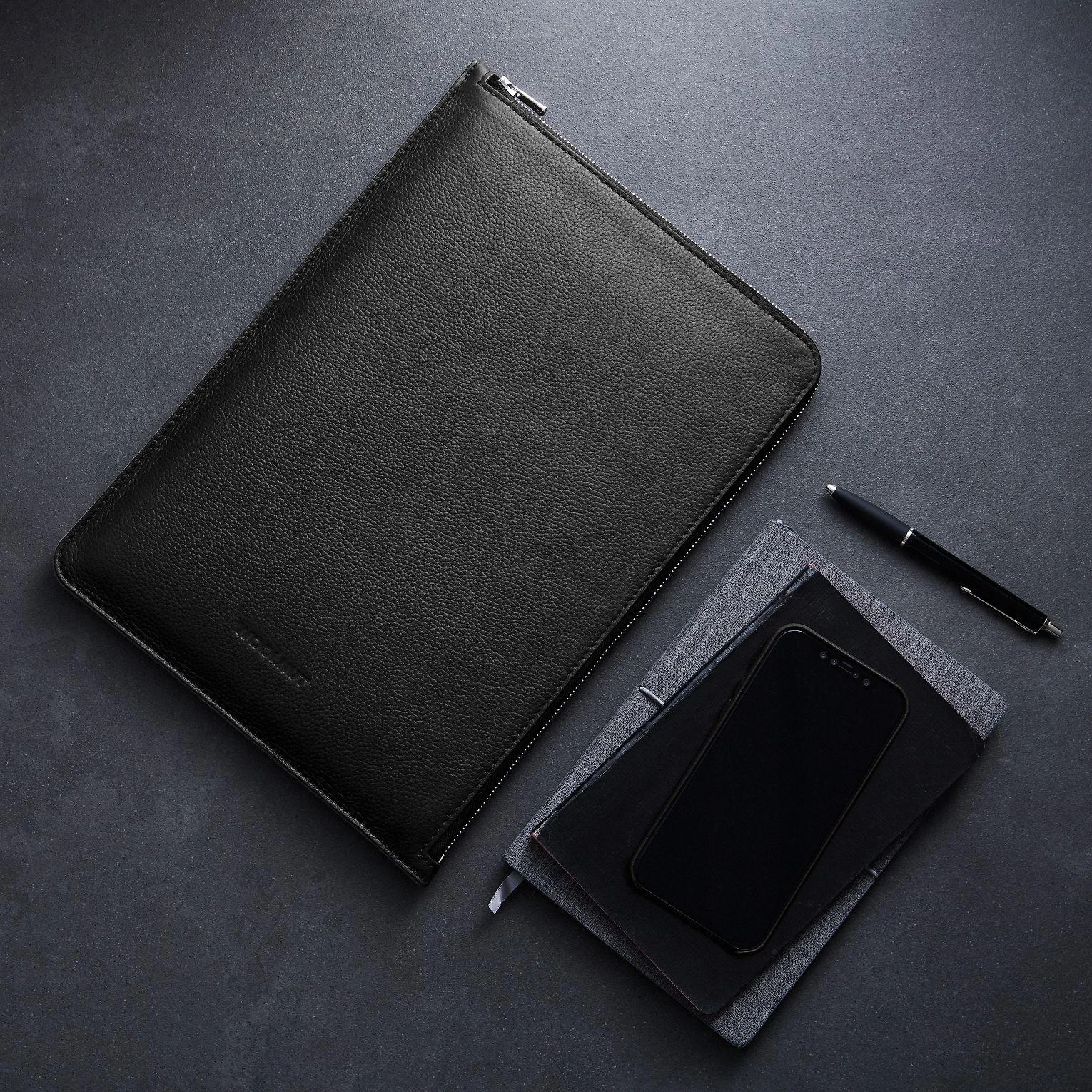 Woolnut Leather Folio -suojatasku 13/14 MacBook, musta