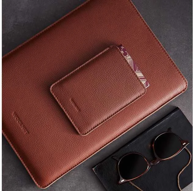 Woolnut Leather Sleeve for Passports -passitasku, konjakki