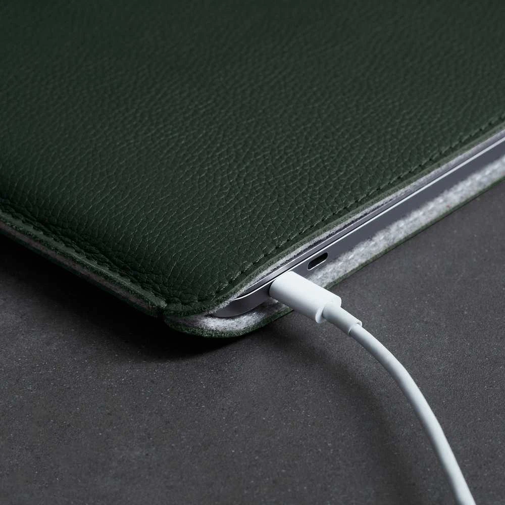 Woolnut Leather Sleeve apsauginė kišenė 13 MacBook Pro & Air, žalia