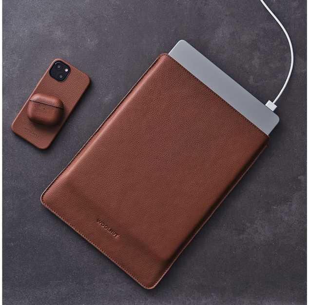 Woolnut Leather Sleeve -suojatasku 14 MacBook Pro, konjakki
