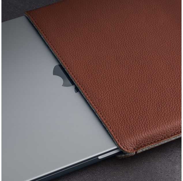 Woolnut Leather Sleeve -suojatasku 14 MacBook Pro, konjakki
