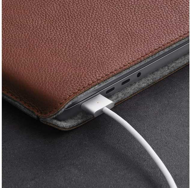 Woolnut Leather Sleeve -suojatasku 14 MacBook Pro, konjakki