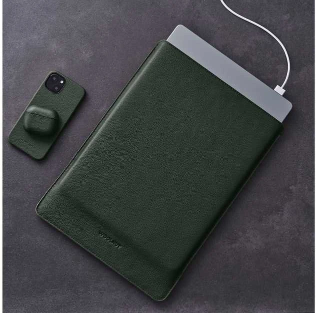 Woolnut Odinis vilnos riešuto spalvos dėklas, skirtas 15 colių „MacBook Air“, žalias