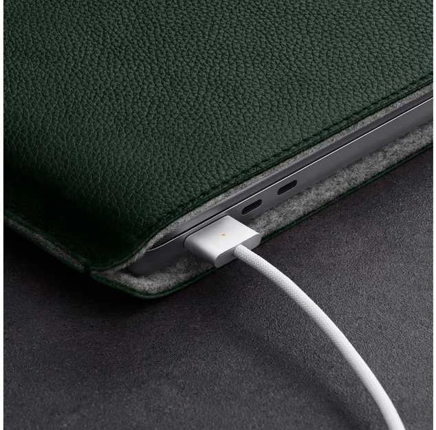 Woolnut Odinis vilnos riešuto spalvos dėklas, skirtas 15 colių „MacBook Air“, žalias
