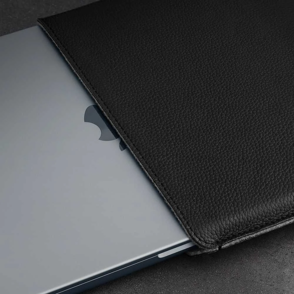 Woolnut Leather Sleeve -suojatasku 15 MacBook Air, musta