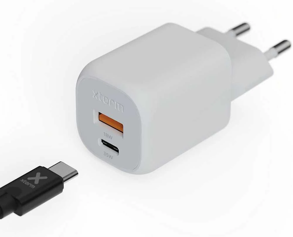 „Xtorm“ – 35 W „GaN2 Ultra“ namų įkroviklis, USB-C PD/USB-A, baltas