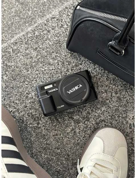 YASHICA City 200 Juodas