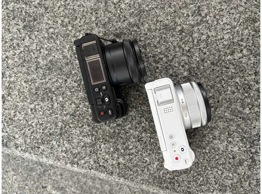YASHICA City 200 Baltas