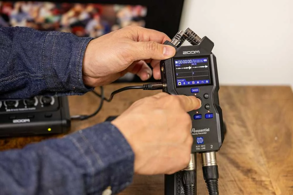Zoom H4 Essential