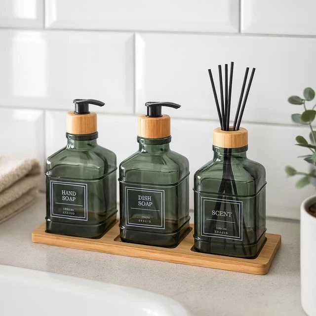 Bathroom Solutions Bamboo Vonios kambario komplektas su stikliniu difuzoriumi ir bambuko padėklu REN