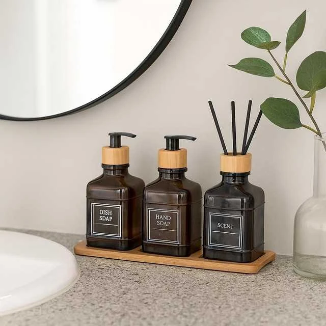 Bathroom Solutions Bamboo Vonios kambario komplektas su stikliniu difuzoriumi ir bambuko padėklu REN