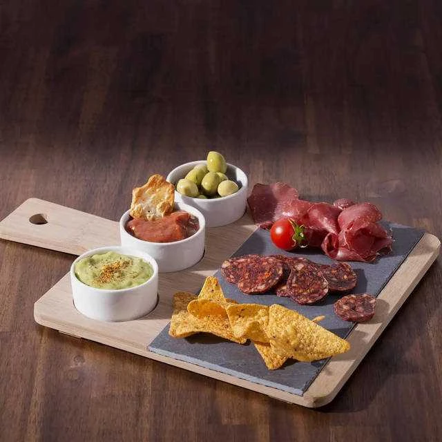 Secret De Gourmet Easy Serviravimo padėklas, elegantiškas rinkinys su dubenėliais ne tik leis lengvai neštis užkandžius, bet ir gražiai juos atidengs.