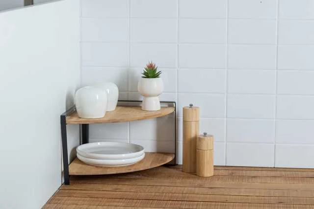 5five Simply Smart Kampinė lentyna virtuvės stalviršiui ORDERA, 29,7 x 29,7 x 20,5 cm
