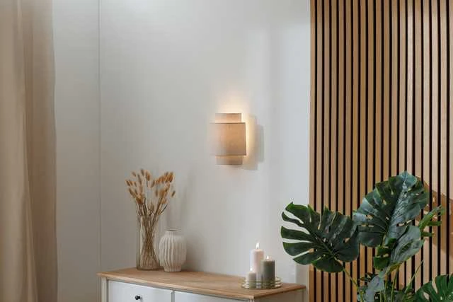 Lamp Sieninis šviestuvas NAHEL su tekstiliniu gaubtu, lino spalvos, aukštis 27 cm.