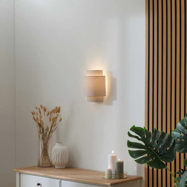 Lamp Sieninis šviestuvas NAHEL su tekstiliniu gaubtu, lino spalvos, aukštis 27 cm.