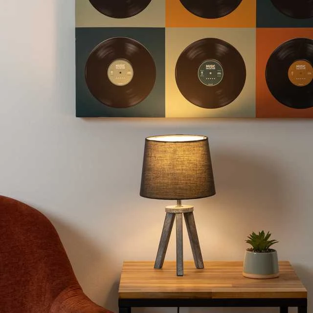 Atmosphera Lamp Stalinis šviestuvas MINI GRIS, medinės kojelės, 30 cm