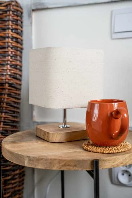 Atmosphera Lamp Stalinis šviestuvas su kvadratiniu gaubtu, smėlio spalvos, 24 cm