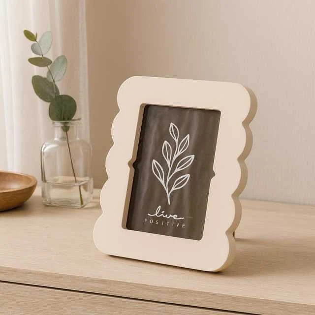 Frame Nuotraukų rėmelis su banguotu kraštu, PAGRINDAS, 18,5 x 2,2 x 23,3 cm