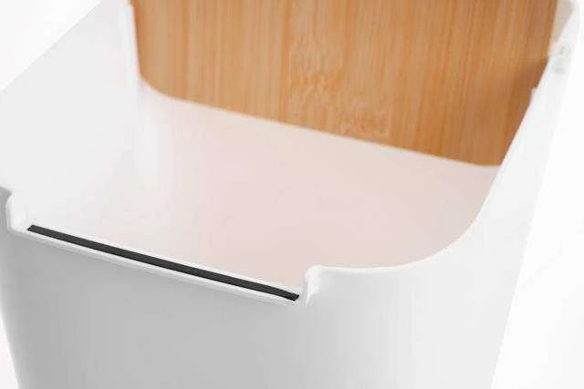 5five Simply Smart Bamboo Plastikinė šiukšlių dėžė su bambukiniu dangteliu, 5L, baltas
