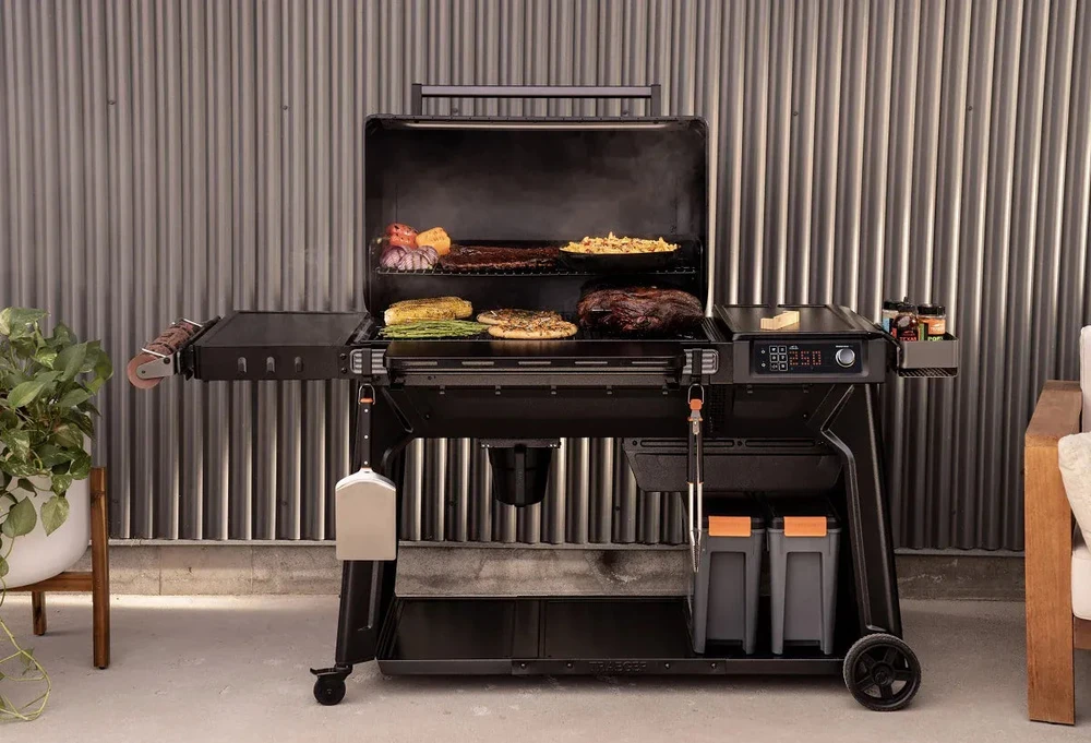 Granulinis grilis - rūkykla Traeger Woodridge Pro