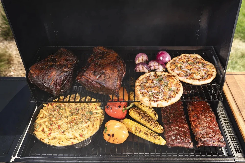 Granulinis grilis - rūkykla Traeger Woodridge Pro