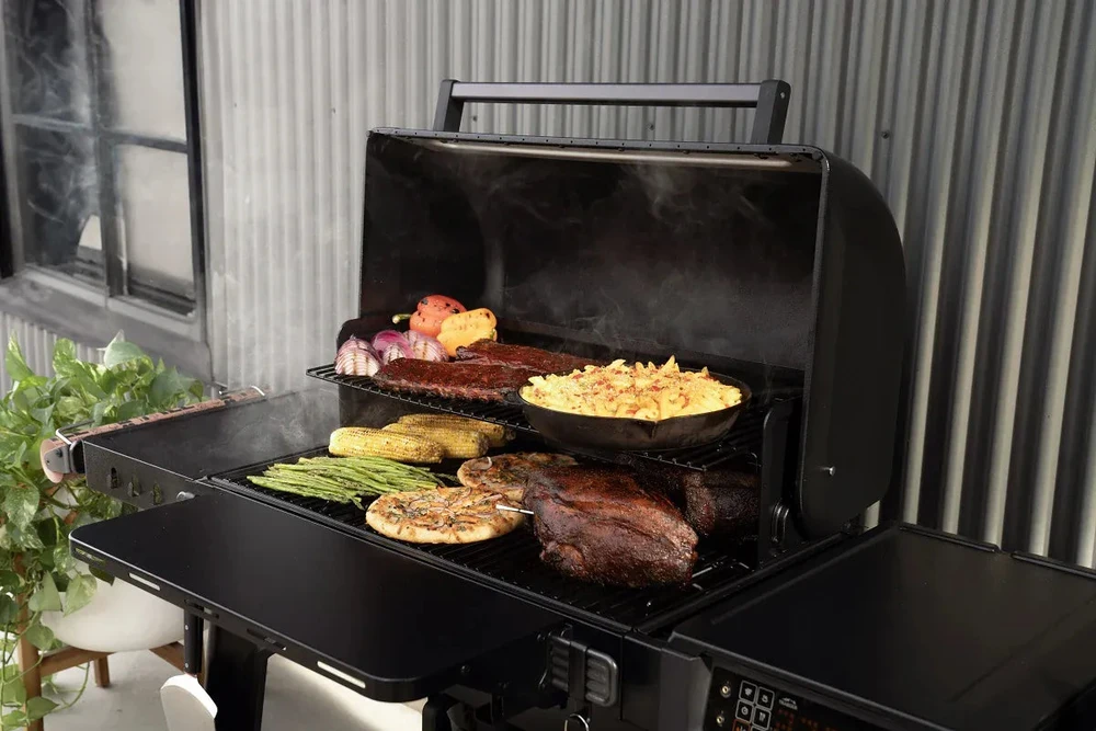 Granulinis grilis - rūkykla Traeger Woodridge Pro