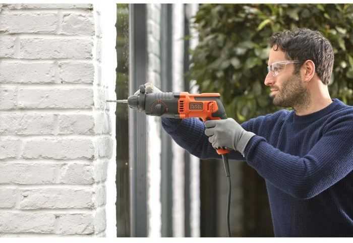Black & Decker Perforatorius SDS+ smūginis gręžtuvas, 650 W, 1,4 J smūginis, 3 veikimo režimai, nešiojimo dėklas