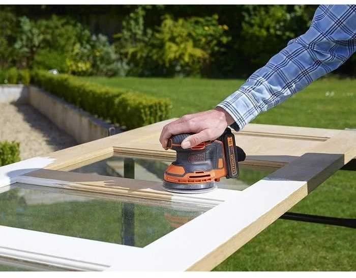 Black & Decker Juodas & Decker Ekscentrinis šlifuoklis Juodas & Decker BDCROS18N-XJ; 18 V (be akumuliatoriaus ir pakrovėjo)