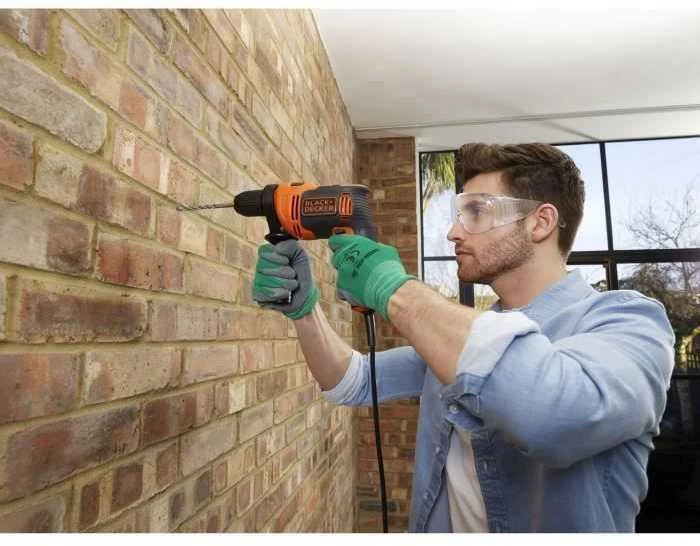Black & Decker Juodas & Decker Gręžtuvas smūginis BEH550 / 550W, Juodas & Decker