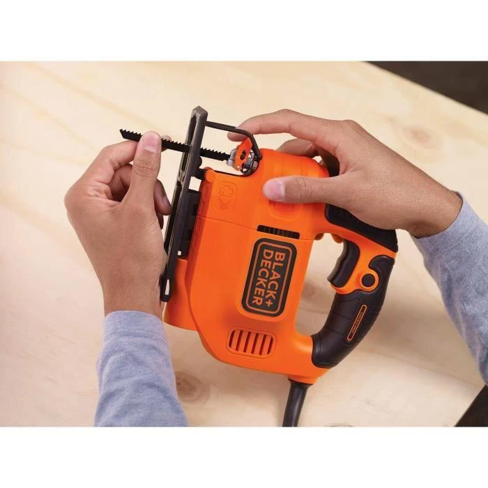 Black & Decker Juodas + DECKER 520W JIGAPJŪLAS KS701E