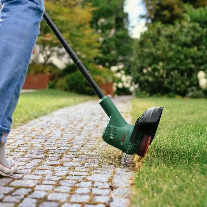 Akumuliatorinė žoliapjovė Bosch Easy GrassCut 18V-26 solo (be akumuliatoriaus ir kroviklio)