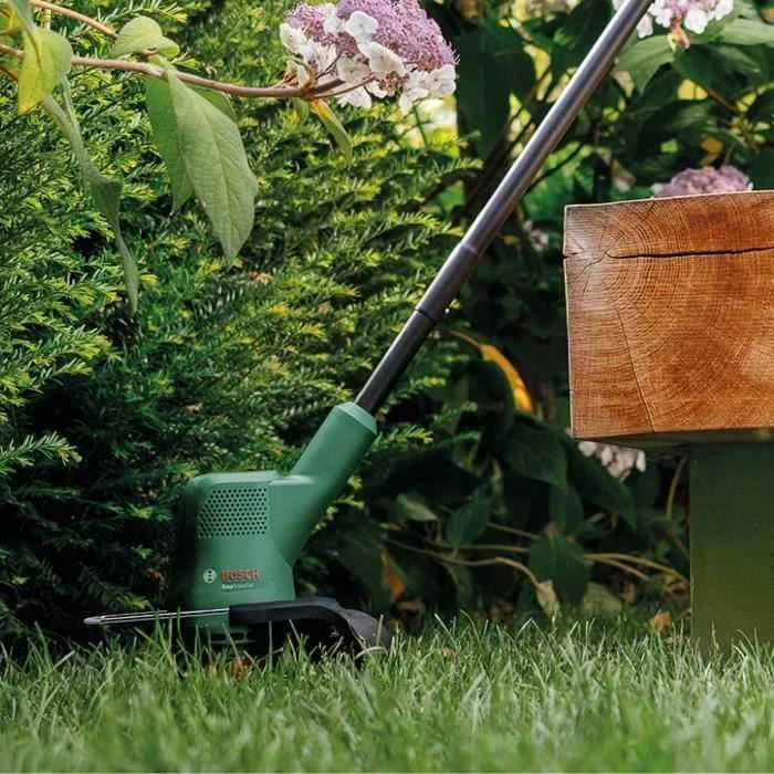 Akumuliatorinė žoliapjovė Bosch Easy GrassCut 18V-26 solo (be akumuliatoriaus ir kroviklio)