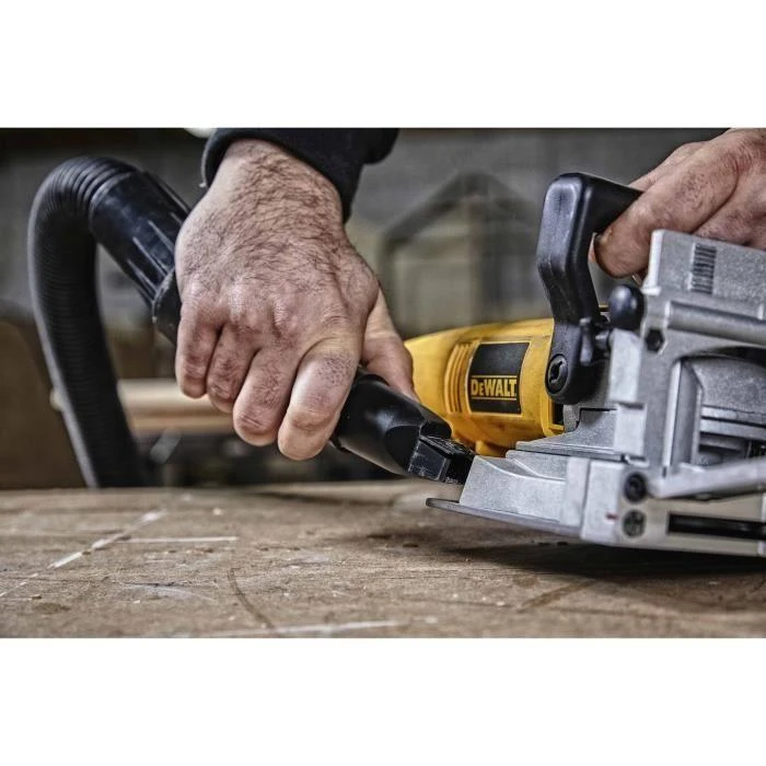 DeWALT DW682K sujungimo freza