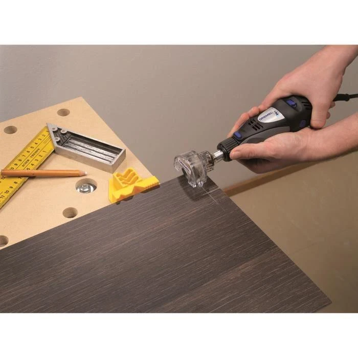 Bosch 670 Tiesių linijų ir apskritimų pjoviklis