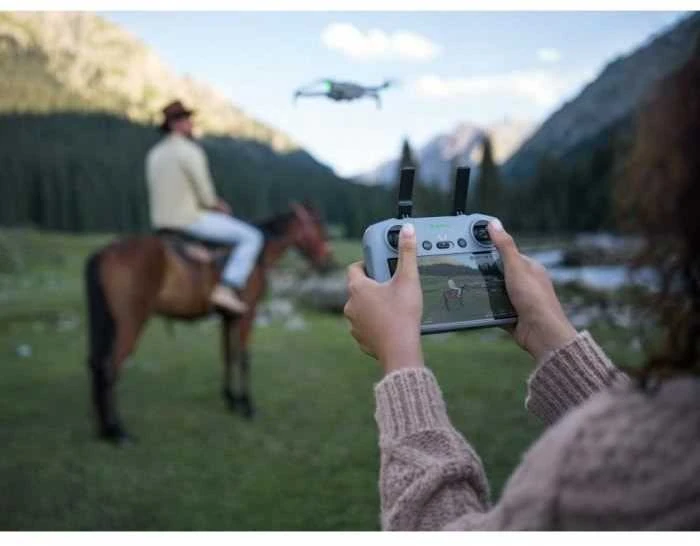 DJI Mini 4 Pro Fly More Combo (DJI RC 2) dronas