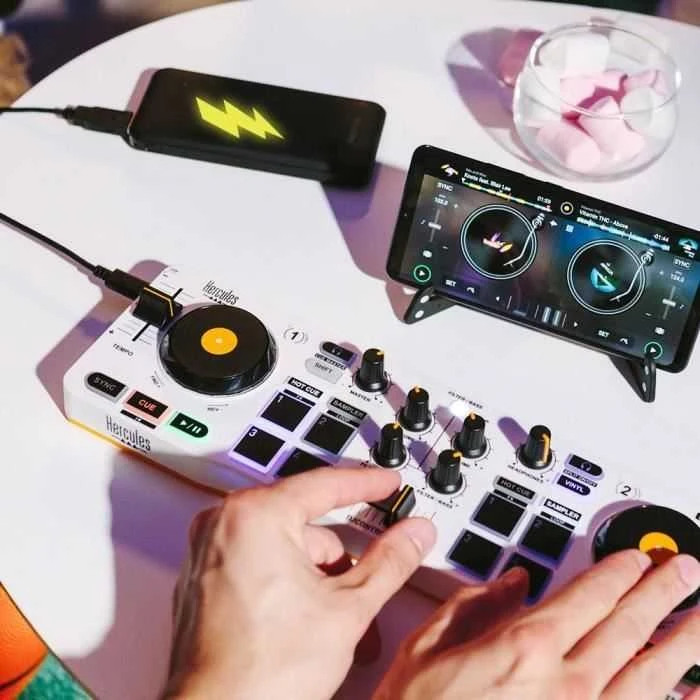 Hercules | DJControl Mix | Garsiakalbiai | USB jungtis | „Bluetooth“
