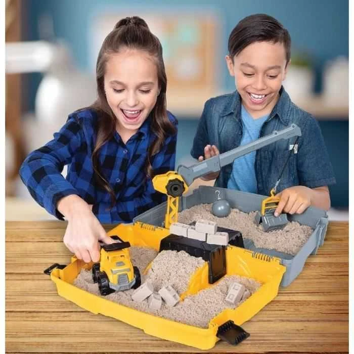 Spin Master Kinetic Sand Kinetinis smėlis – sulankstoma statybinė smėlio dėžė (6055877)